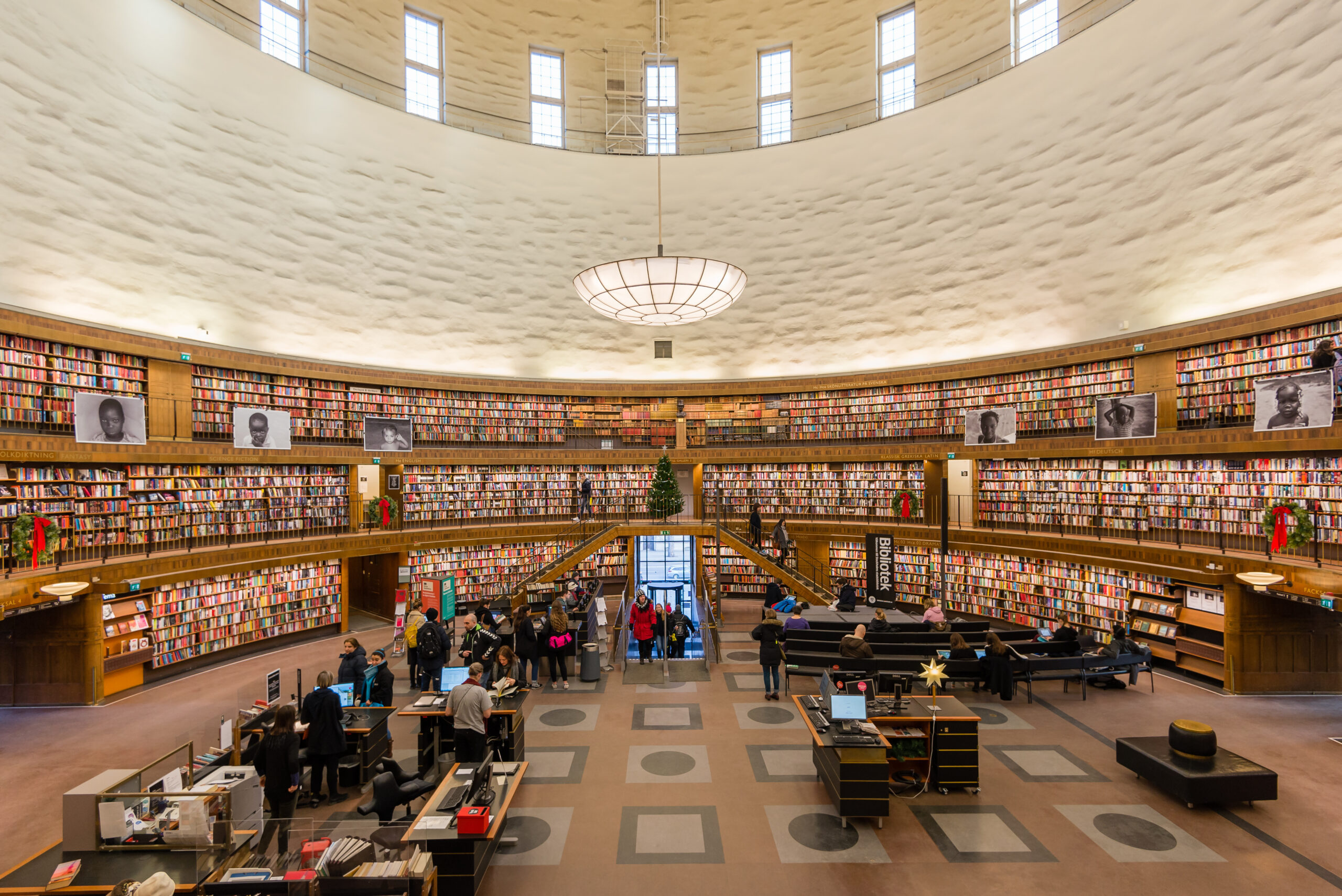 Stockholm_Public_Library_January_2015_04
